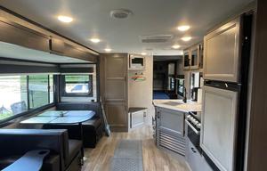 BEAUTIFUL Fully Stocked 2022 Jayco Jayfeather