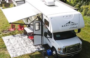 East to West Entrada 2600DS- Class C / Sleeps 6