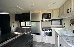 2023 Jayco Jay Flight 274BH RV rental photo 5