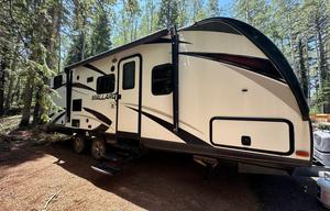 Family & Pet Friendly 28' Camper Near Campsites!
