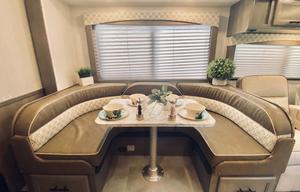 2021 RESORT STYLE RV LIVING !  32 FT Coachman Freelander