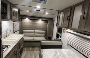 2021 Gulf Stream Enlighten