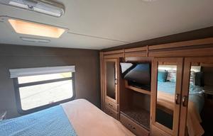 Thor Motor Coach Four Winds 31W