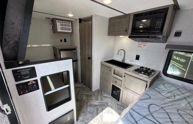 2027 Sunlite 13BH LTD Sleeps 4 RV rental photo 1