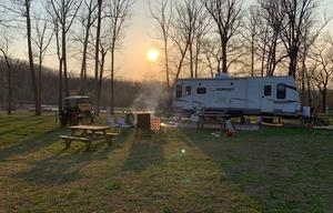 World Cup Camping 20min from GEHA Field