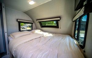 Roomy Trailer Under 5,000 lb! (Sleeps 6 & Delivery)
