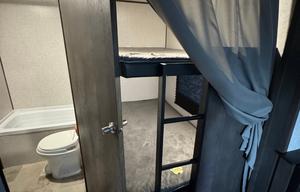 2020 Dutchmen RV Coleman Lantern Series 263BH RV rental photo 3