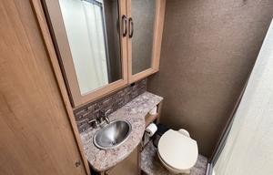 2019 Thor Daybreak 30DB Class C Super Comfortable!