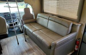Pet & Family Friendly 2018 Thor Four Winds