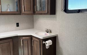 2019 Keystone RV Alpine 3701FL RV rental photo 6