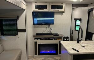2024 Zinger ZR290KB RV rental photo 4