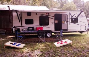 "Sweet Escape" Spacious 10-Person RV - Festivals