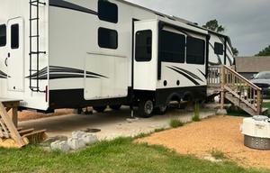 Rolling Family Retreat Bunk House with 2 full bath