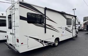 10-Person Jayco Redhawk 31F Vacation
