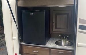 30 Ft Class A Motor Coach - Pets Allowed