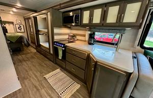 2023 Thor Luminate • Family RV + Free WiFi