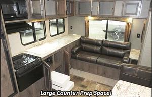 Lake Site Camping Passport 2520RL