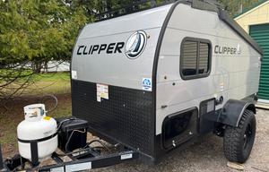 The WanderNest - Cozy Pop- Camper