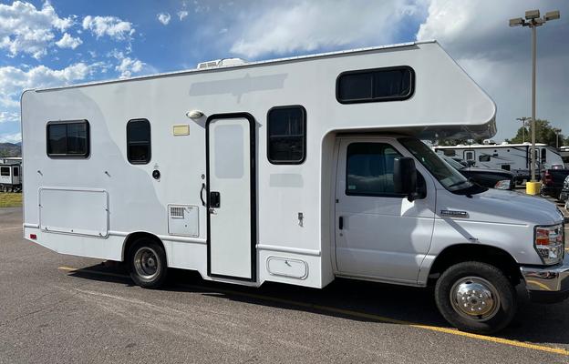 2017 Thor Motor Coach Axis 25.1