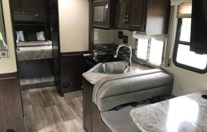 2018 Thor Four Winds 28Z