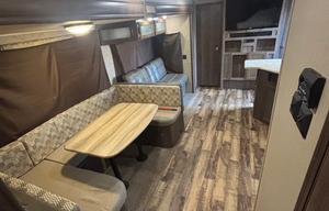 2020 Puma 28RBQS RV rental photo 2