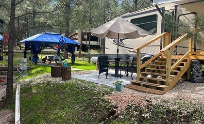 Bonnie & Clyde's Cool Pines RV Park