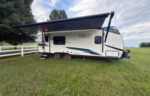 Freedom Express Couples Get Away