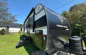 Family-Friendly Prime Time Avenger – Sleeps 8