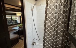 Smoky Mountain Family Bunkhouse-Sleeps 8-Delivery