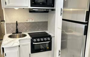 Modern Family Suite Basecamp 26'CrossTrail Class C