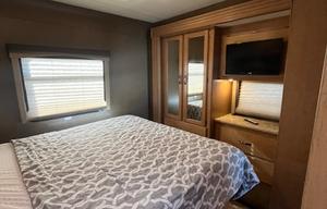 THANOS - 2015 Thor Motor Coach ACE 30.2