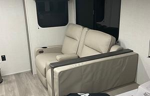 Brand New 2025 Grand Design Transcend Sleeps 8