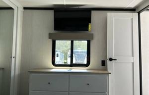 2024 Cedar Creek Bunk Room with own Bath Plus Loft