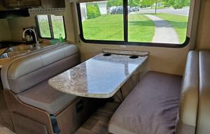 Pet & Family Friendly 2018 Thor Four Winds