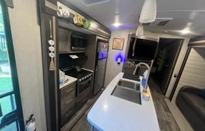 2022 CrossRoads RV Sunset Trail SS331BH RV rental photo 2