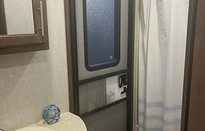 2019 Keystone RV Cougar Half-Ton Series 29BHS RV rental photo 4