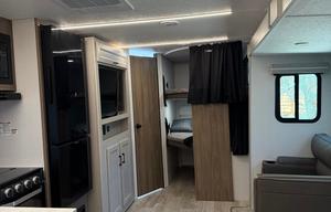 2025 Coachmen RV Freedom Express Ultra Lite 288BHDS RV rental photo 5