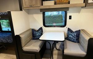 Clean & Comfy 2024 Avenir - Fully Stocked