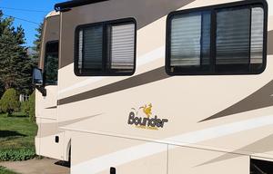 2008 Fleetwood RV Bounder 38P