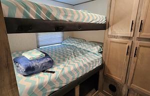 Adventurer - Spacious and Pet-Friendly Getaway