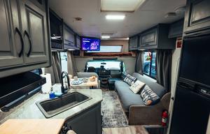 Thor Four Winds 28A (Solar & Renovated + Starlink)