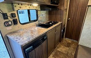 2016 clipper CWT17BH RV rental photo 3