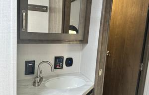 Brand New 5th wheel