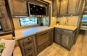Tiffin Allegro Bay Super C