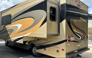 2017 Melbourne 24L RV rental photo 4