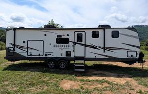 Rockwood Ultra Lite | Modern, Spacious and Cozy