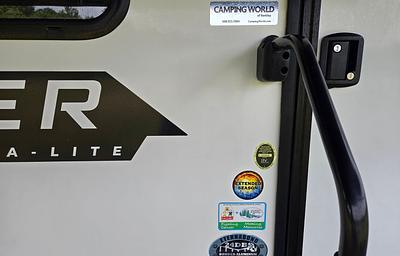 2022 Prime Time RV Tracer 24DBS RV rental photo 2