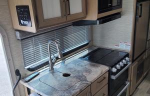 2022 Thor Chateau 25V