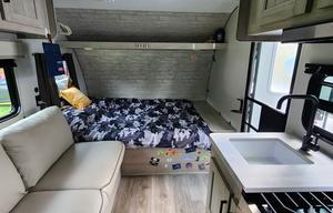 Jonny's Family and Pooch Friendly Cozy Getaway