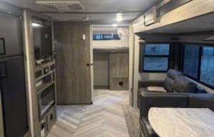 2021 Forest River RV Wildwood Heritage Glen Hyper-Lyte 29XBHL RV rental photo 11